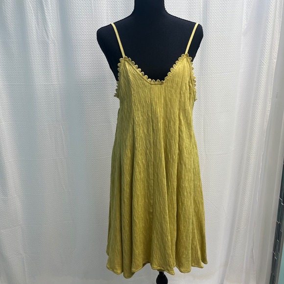 Umgee Dresses & Skirts - Umgee Chartreuse Yellow Crinkle Mini Dress Scalloped Lace V-Neck Medium C4524